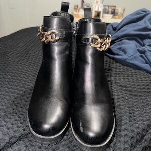 Elegant Black Ankle Boots with Gold Chain